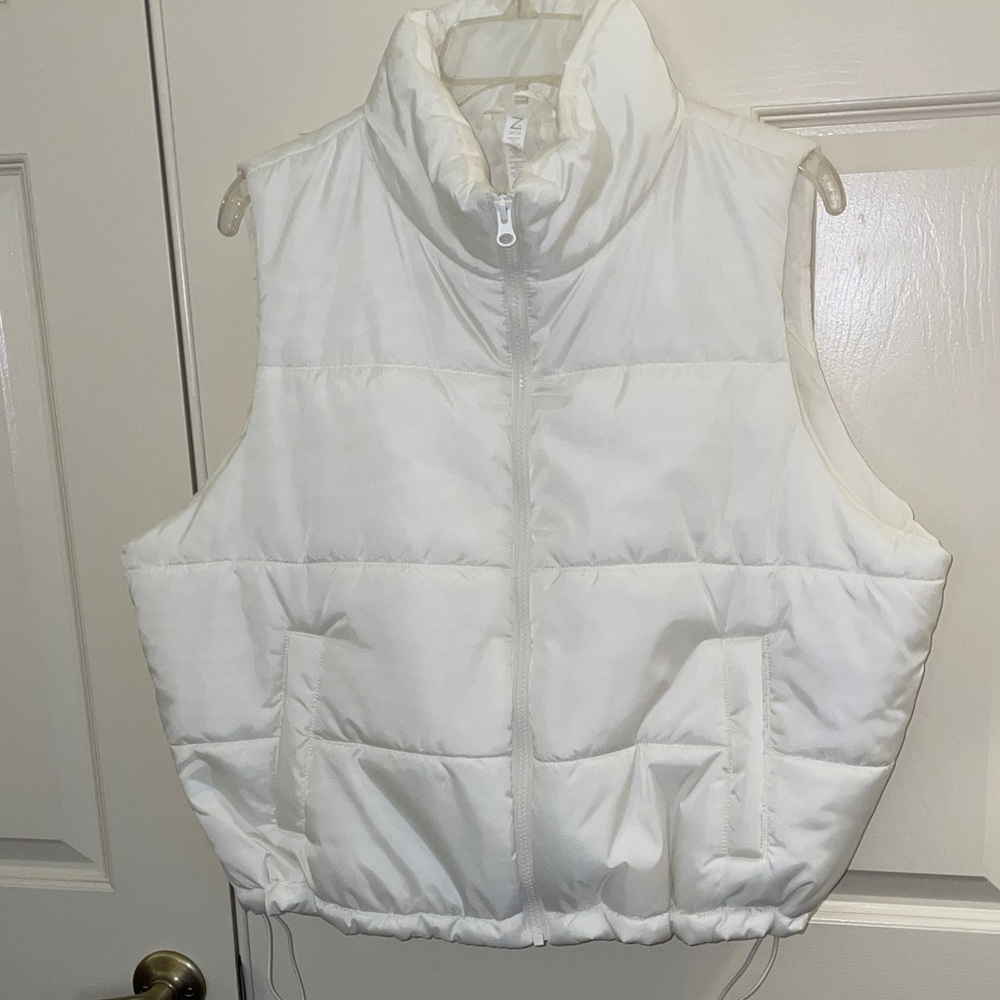 Zella Off White Puffer Zipper Front Vest